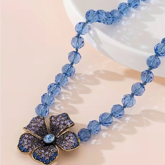 💙 NEW Heidi Daus Stunning Blue and Gold Crystal Flower Necklace 💙 - Picture 1 of 5